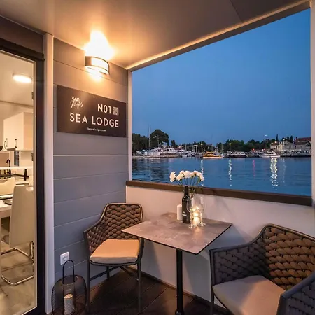 Botel Luxury Houseboat With Roof Terrace & Novigrad (Istria)