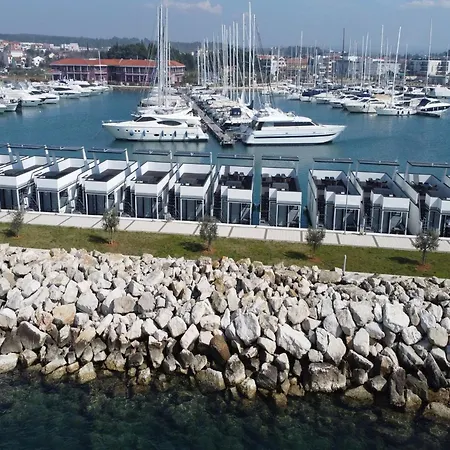 Botel Luxury Houseboat With Roof Terrace &